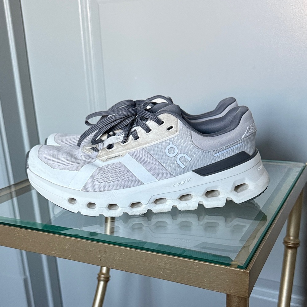 On Cloudstratus White and Gray Sneakers